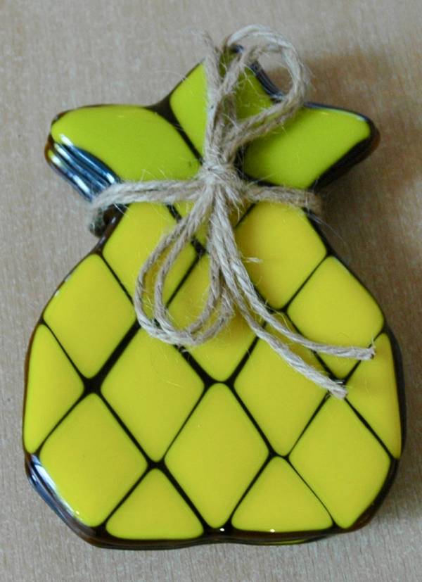 - a , Glass Sculpture by Lindsay Telling, measuring 13 x 9 cm (H x W) £38